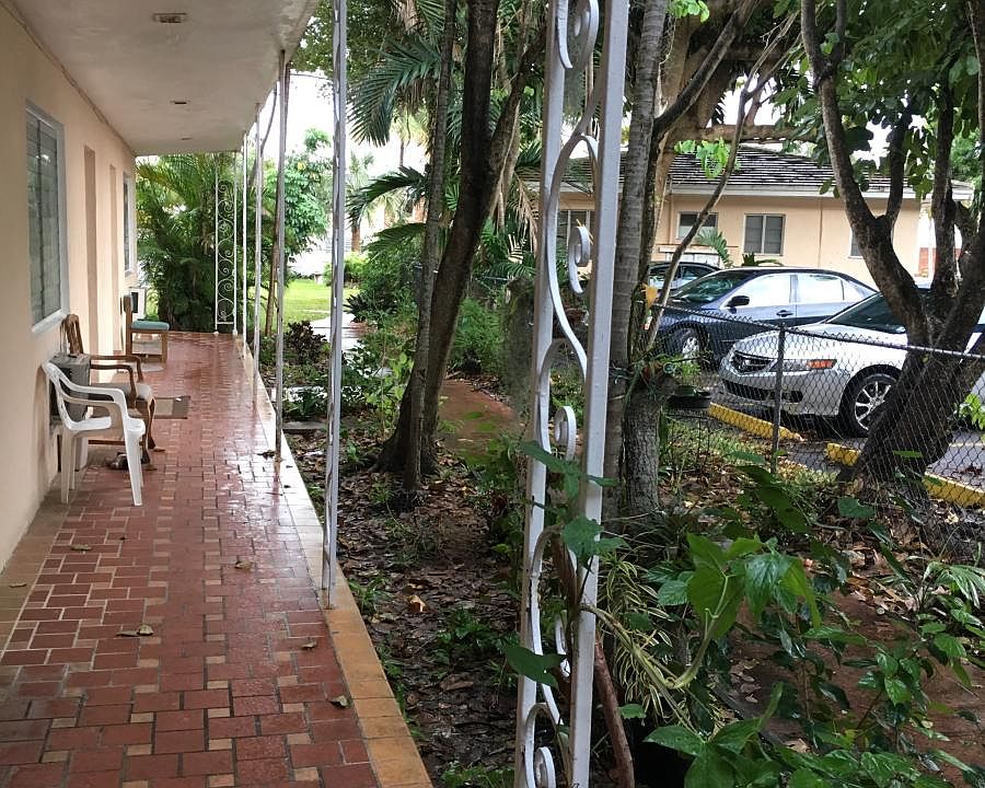 1st image of 118 Antilla Ave APT 2