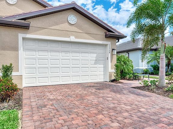 2nd image of 20924 Fetterbush Pl