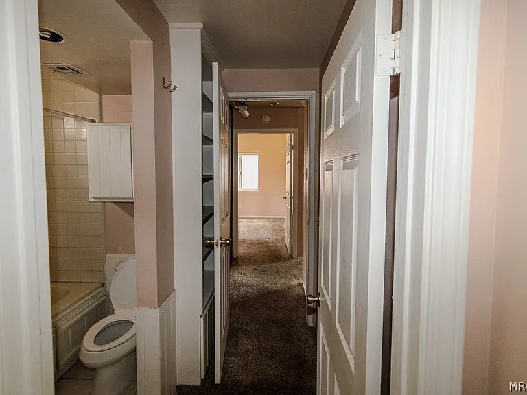 870 Ash Ln — Photo 16