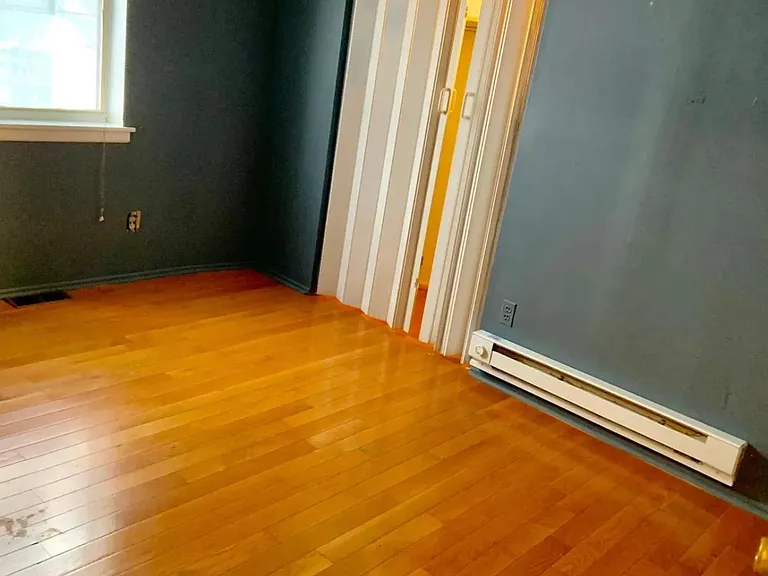 254 S 10th St #1-R — Photo 1