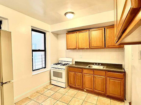 5th image of 3310 Avenue H APT 5B