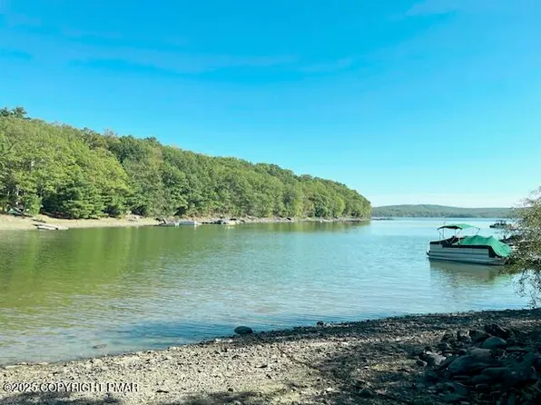 12 Pine Beach Rd, Lakeville, PA 18438