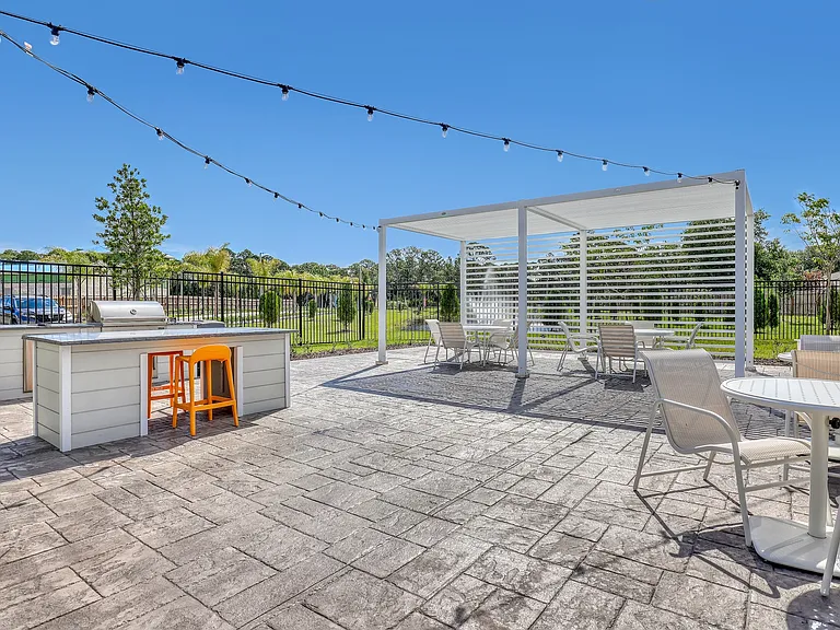 Palm Breeze Apartments — Photo 45
