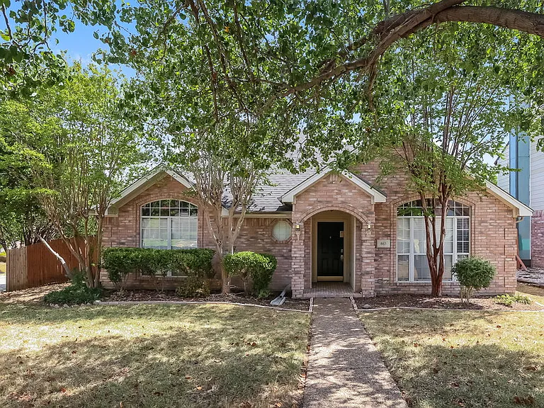 863 Sonora Ln — Photo 1