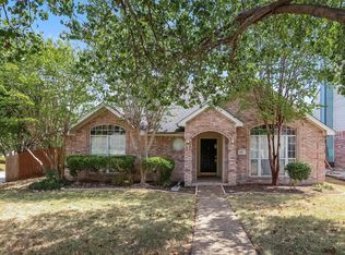 863 Sonora Ln, Grand Prairie, TX 75052