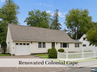 29 Lockwood Dr, Waldwick, NJ 07463