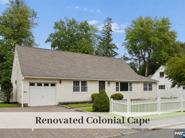 29 Lockwood Dr, Waldwick, NJ 07463