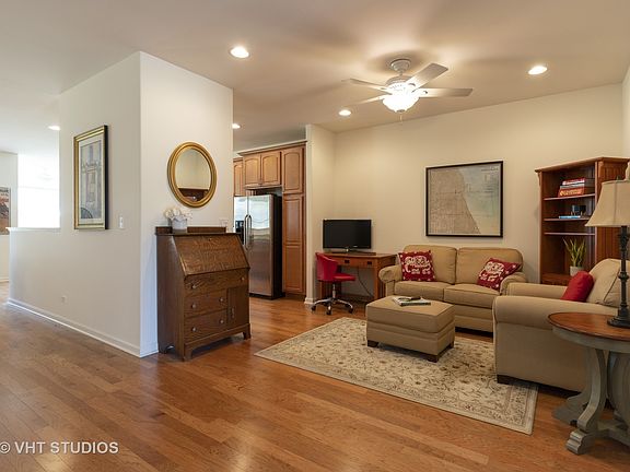 5th image of 325 W Eagle Ct
