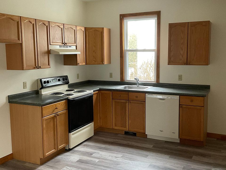 1st image of 44 Williams St #44