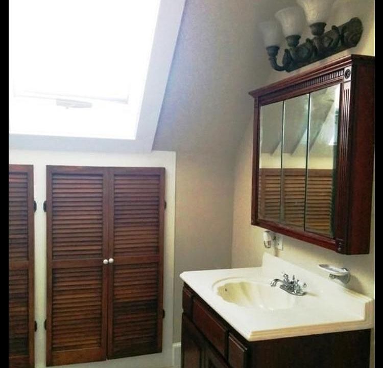 Small bathroom organization! - Julie Fernandes