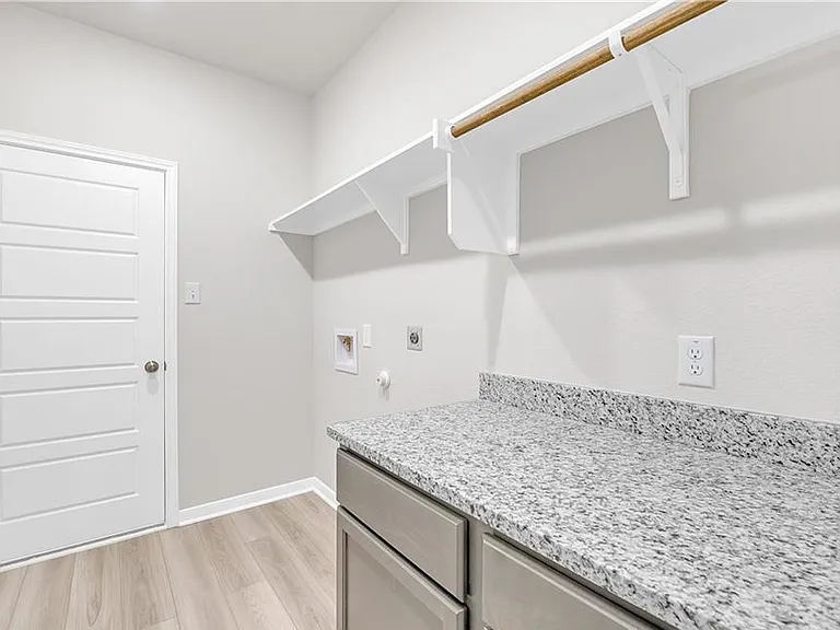 4537 Allison Dr — Photo 30