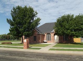 1602 High Point Dr, Pilot Point, TX 76258