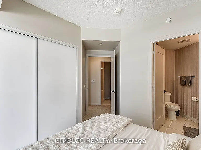 9000 Jane St #1408 — Photo 22