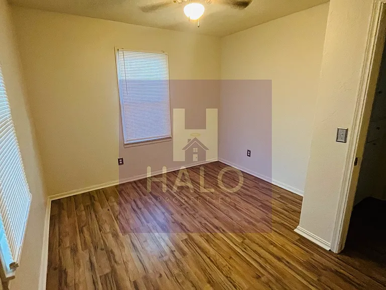 1410 S 10th St — Photo 8
