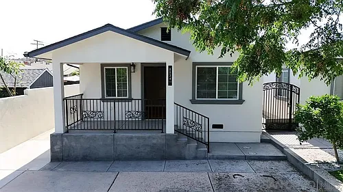 8834 1/2 Valencia St Photo 1