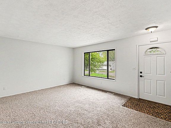 5th image of 1422 Pierce Rd