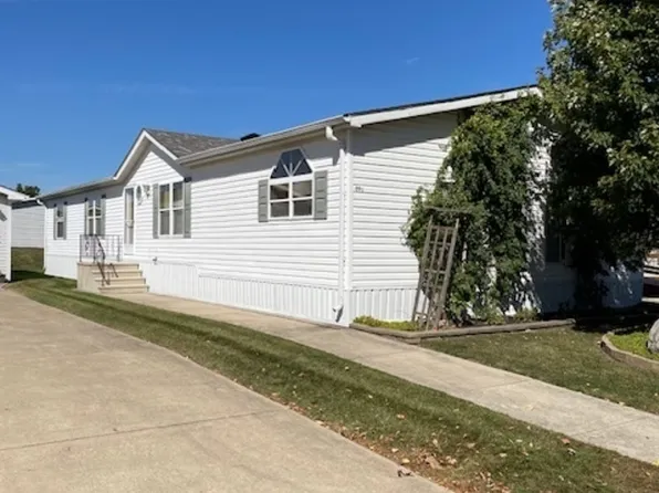 895 Cherry St, Manteno, IL 60950