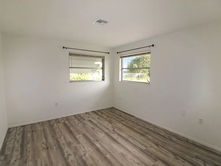 253 Alsace Ave — Photo 12
