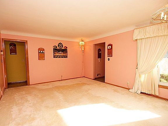 3rd image of 4316 44th Ave S