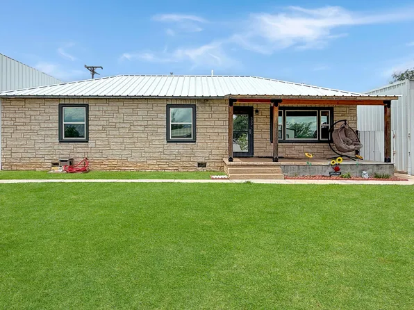 522 Stewart Ave, Stinnett, TX 79083