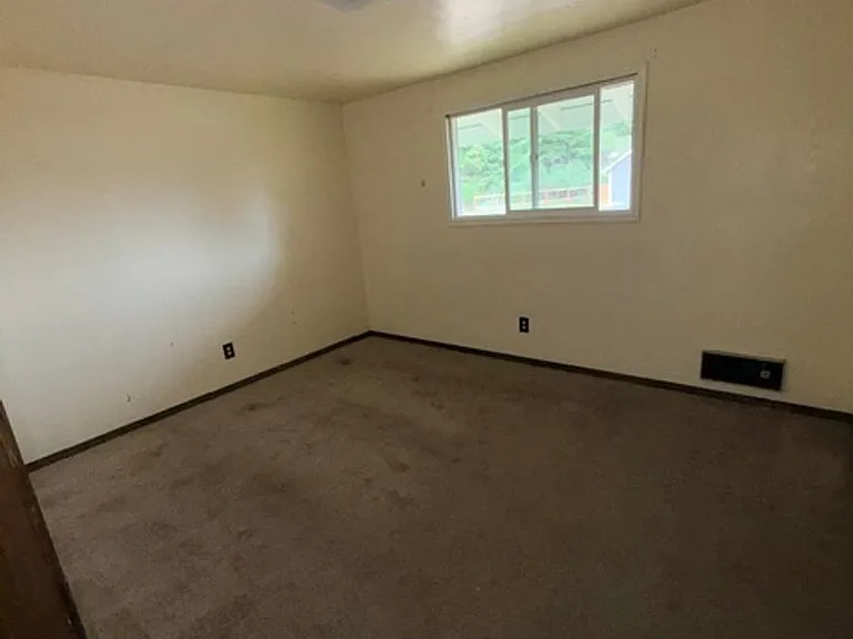 880 Pheasant Ct SW — Photo 10