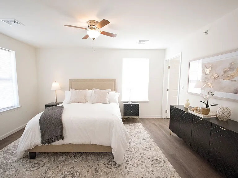 Apartments On Main — Photo 17
