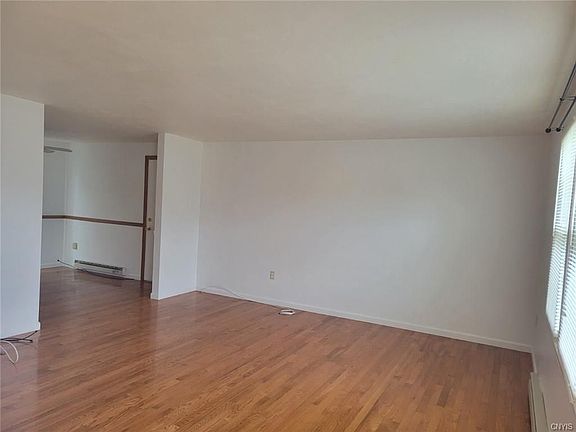 4th image of 8350 Falcon Dr