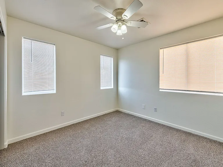 949 Medina De Leon Ave — Photo 12