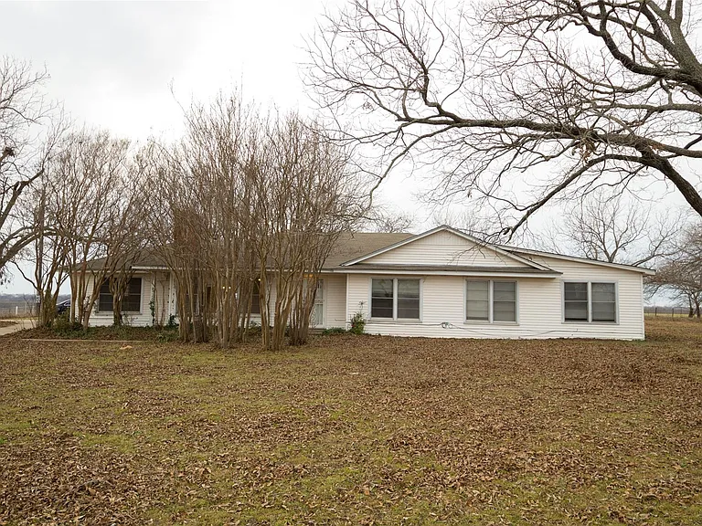 2047 FM 2933 — Photo 30