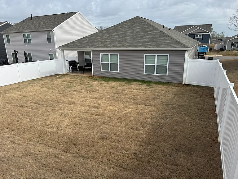 1413 Slades St — Photo 10