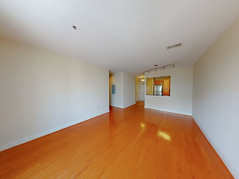 38 Maryland Ave #320 — Photo 7