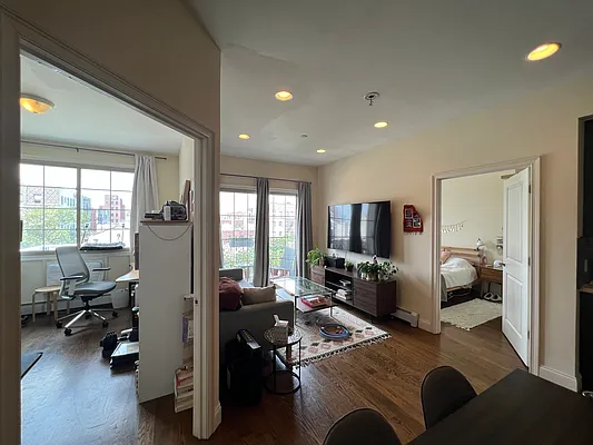 Rented by ABCO Commercial Properties, LLC | media 35