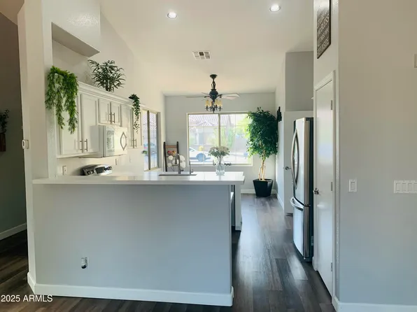 3555 E FEATHER Avenue, Gilbert, AZ 85234
