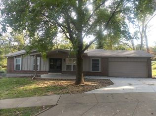 1188 Dunloe Rd, Ballwin, MO 63021