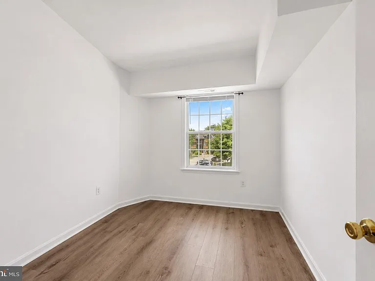 6901 Victoria Dr #I — Photo 17