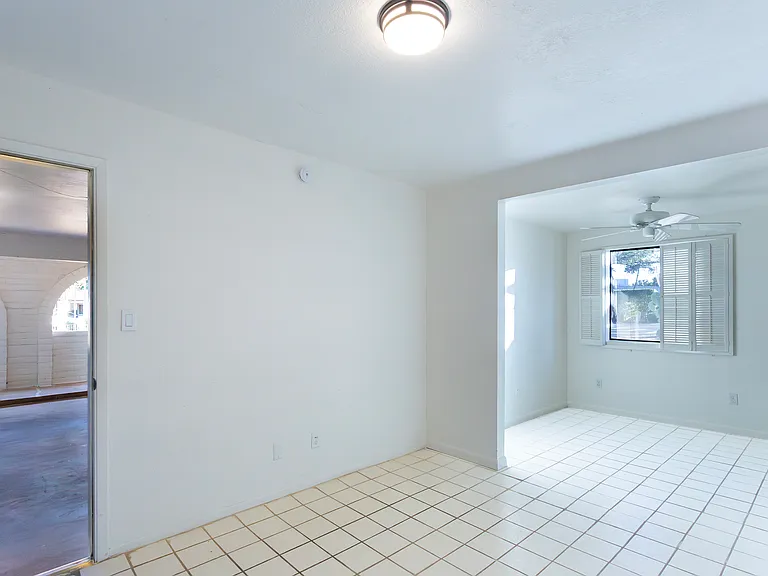 1714 W Meadow Hills Dr — Photo 38