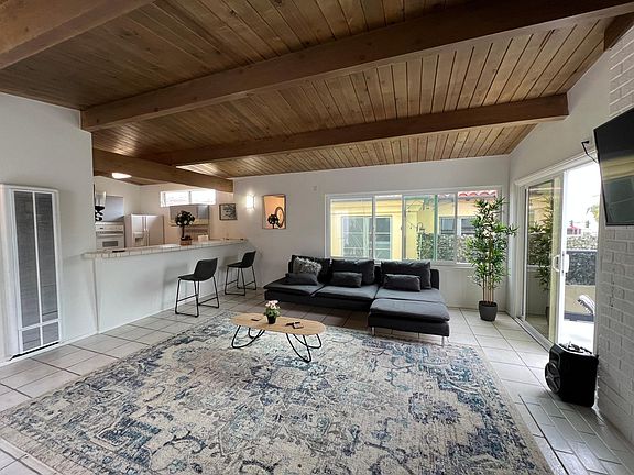 5th image of 520 Manhattan Beach Blvd #2