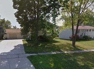 1725 Kent Rd, Hoffman Estates, IL 60169