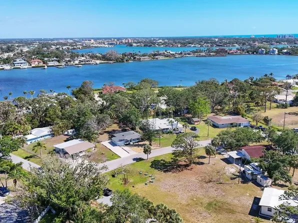 203 Palm Ave, Nokomis, FL 34275