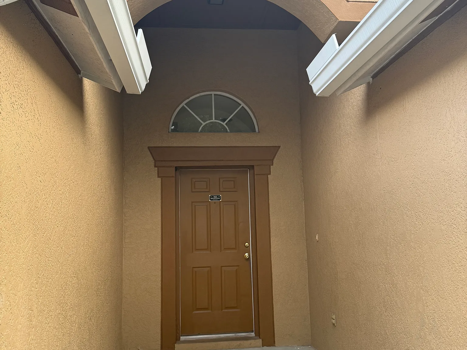 3 bed, 1742 sqft, $2,500 — Photo 2