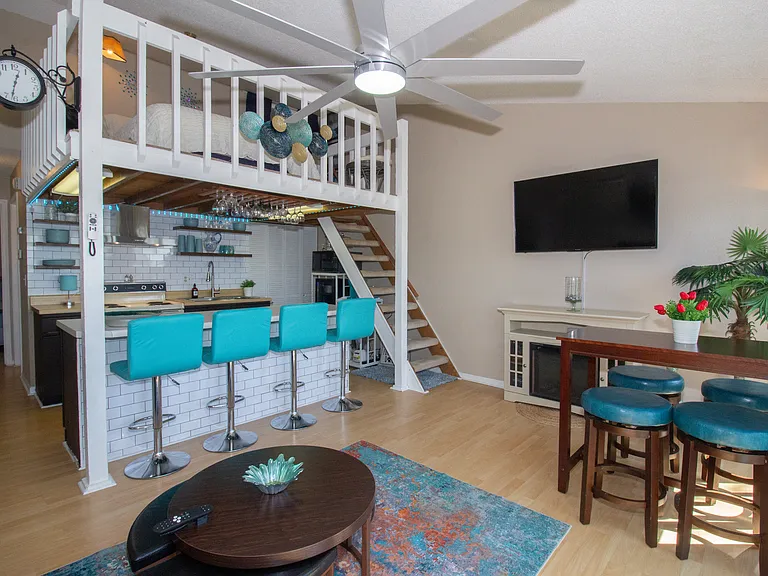 237 Southwood Shores Pl #3B — Photo 2