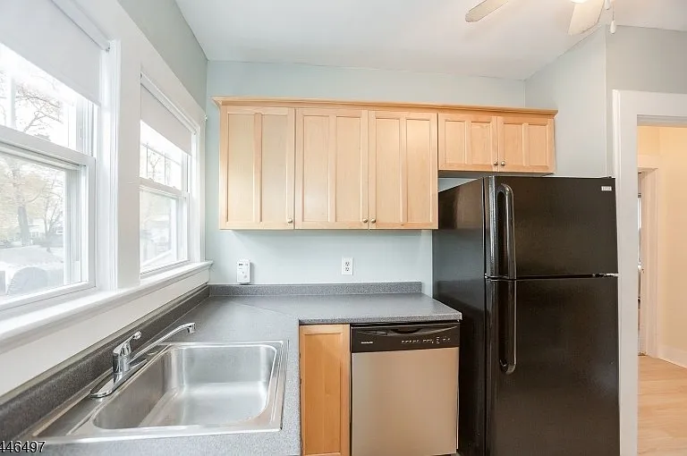 45 Essex Ave — Photo 12