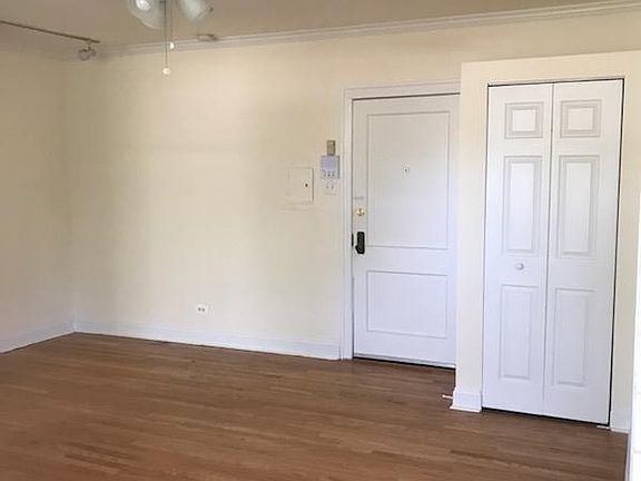 2nd image of 10250 S Wood St APT 31