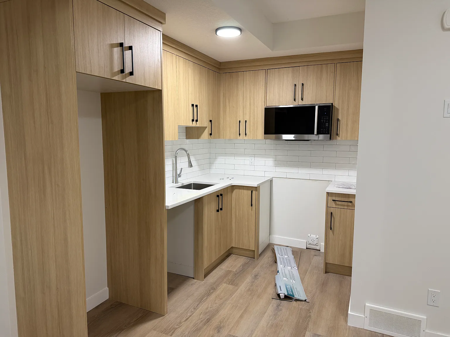 New 1 Bed / 1 Bath Legal Basement Suite — Photo 4