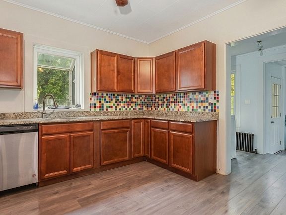 5th image of 5 Springside Road