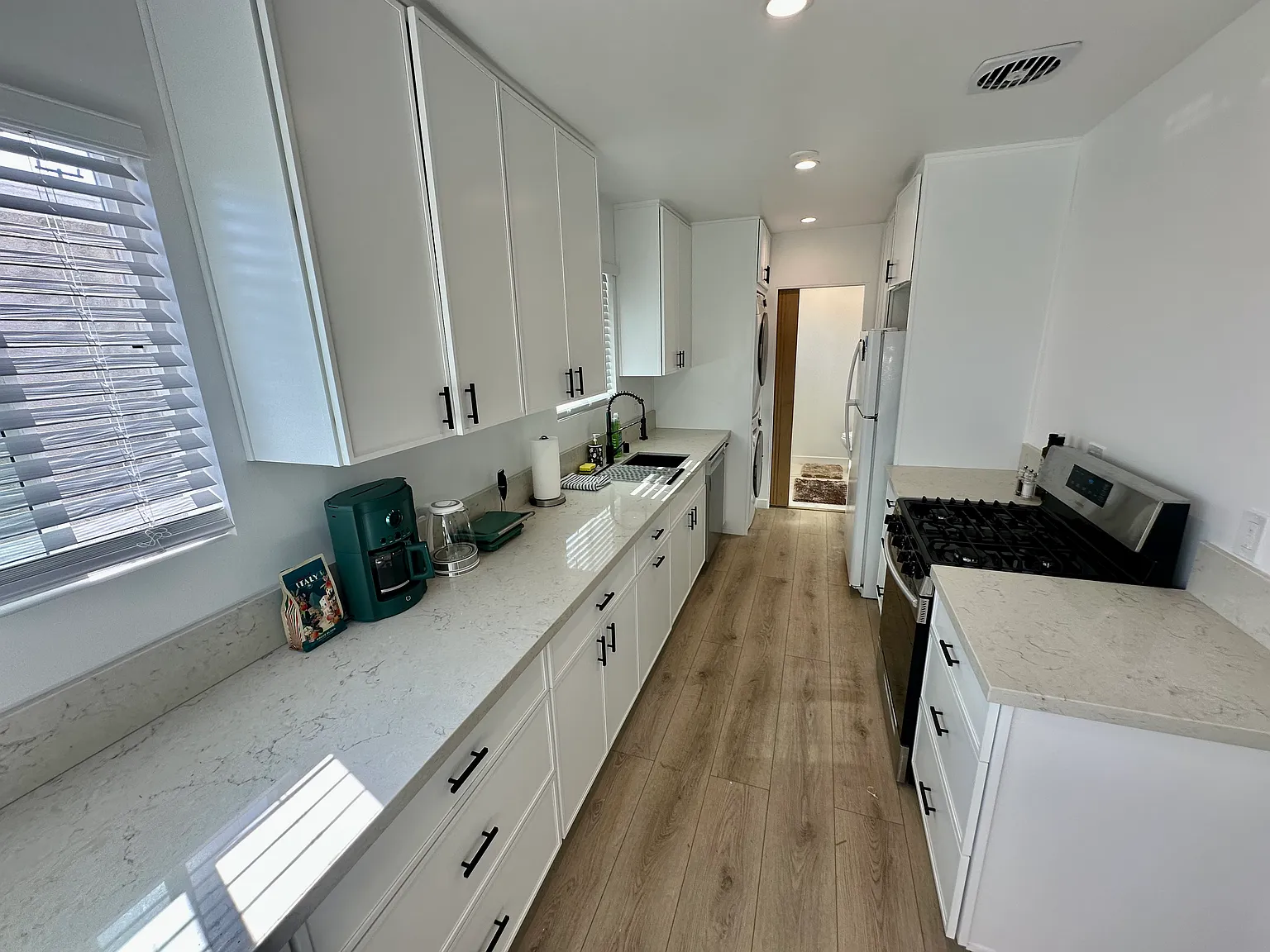 5437 Wiseburn St — Photo 3