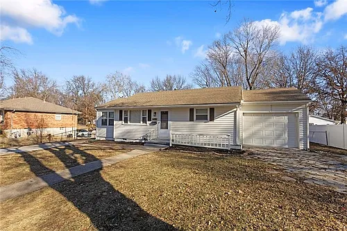 608 SE Florence Ave #MAIN Photo 1