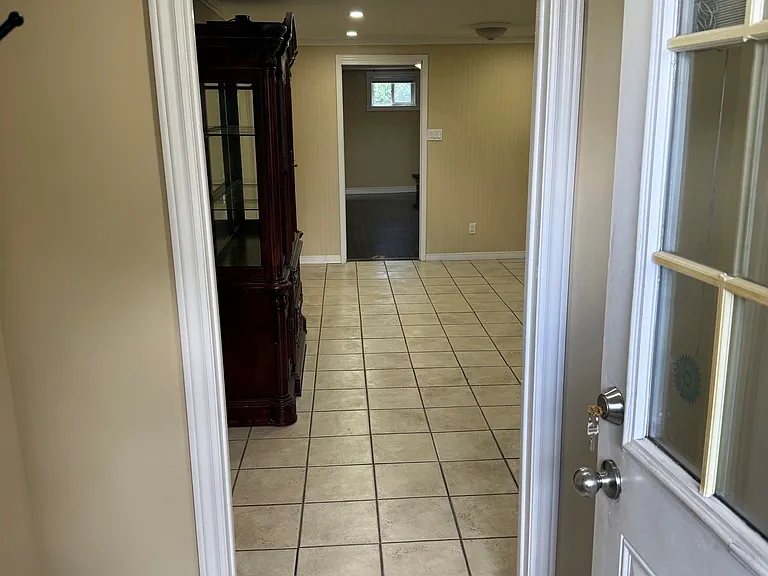 120 Abell Dr #BASEMENT — Photo 2