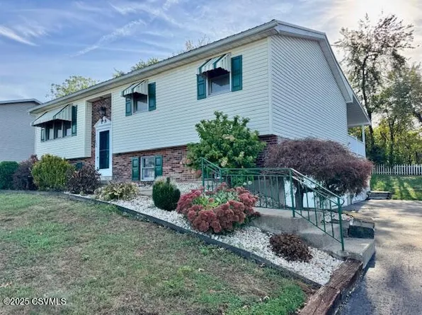 526 Locust St, Northumberland, PA 17857