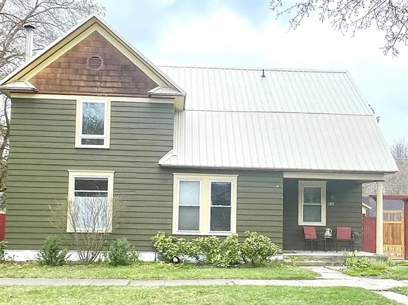 203 N 2nd St W, Chewelah, WA 99109